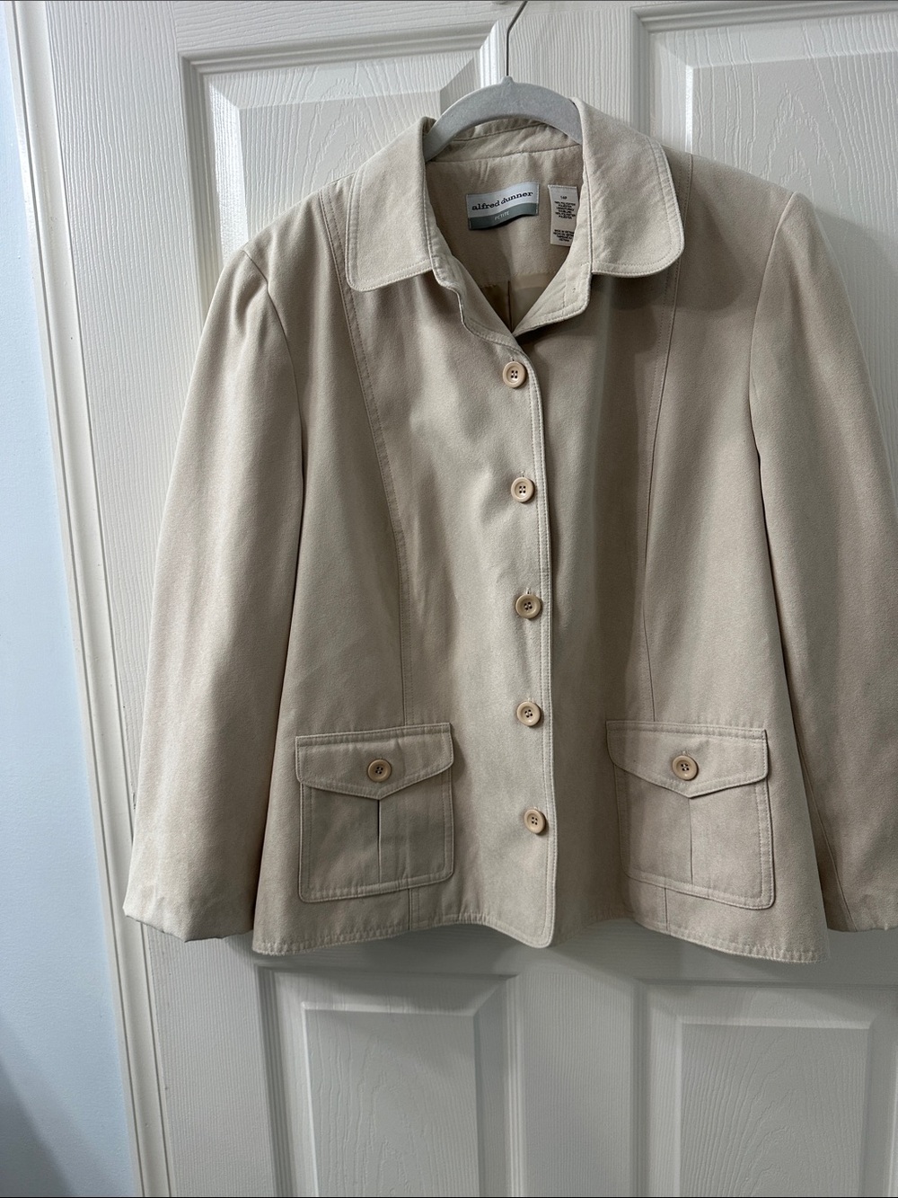 Alfred Dunner VintageWomen’s Faux Suede Light Beige Button-Front Blazer Size 14P